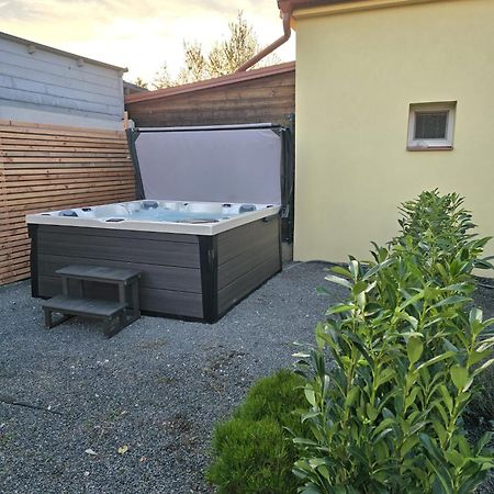 Apartmany Centro & Jacuzzi Piest'any Eksteriør billede