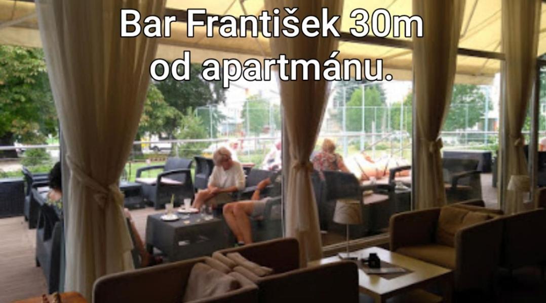 Apartmany Centro & Jacuzzi Piest'any Eksteriør billede