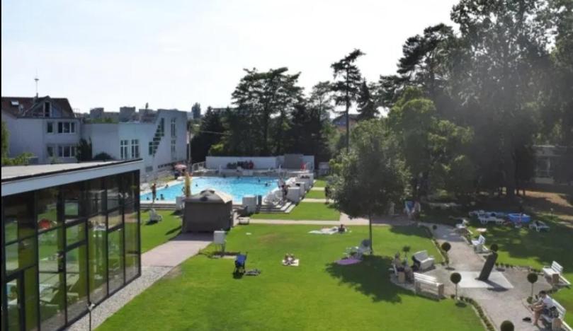 Apartmany Centro & Jacuzzi Piest'any Eksteriør billede