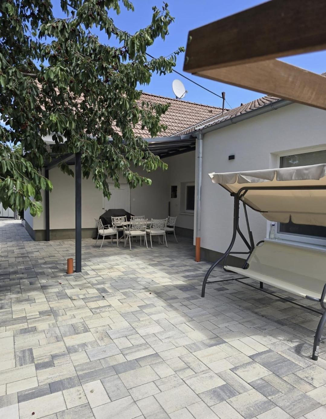 Apartmany Centro & Jacuzzi Piest'any Eksteriør billede