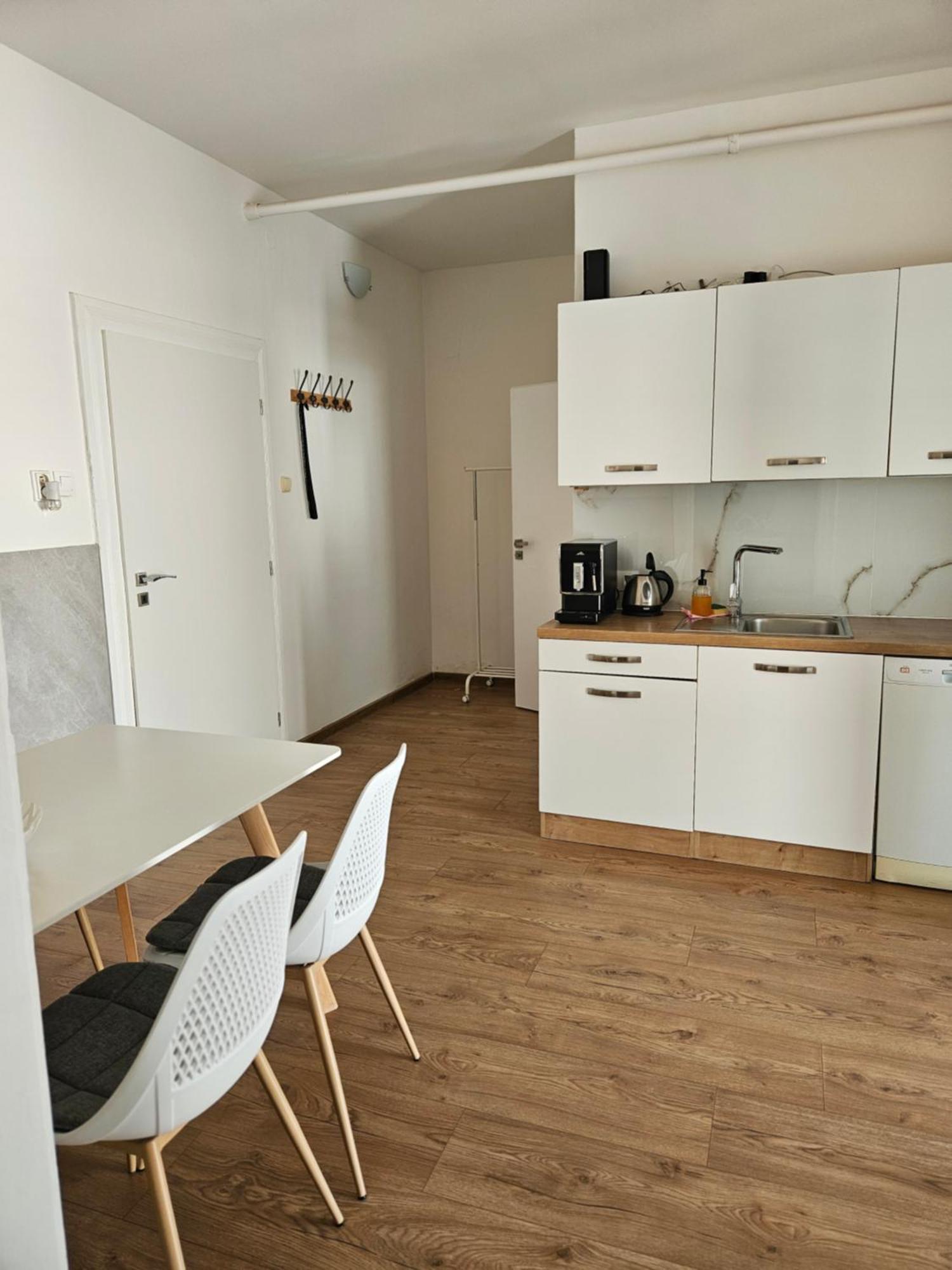Apartmany Centro & Jacuzzi Piest'any Eksteriør billede